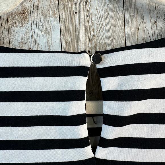 Calvin Klein Tank Top Womens M Black Ivory Striped Pintuck Neck Keyhole Back - Picture 5 of 9